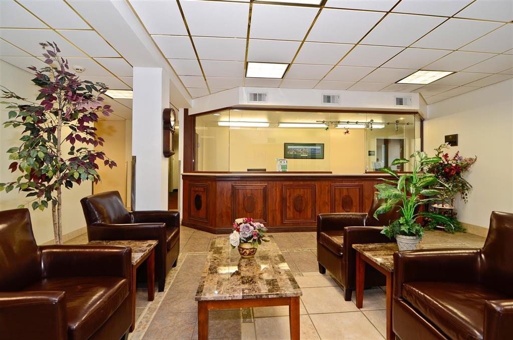 Americas Best Value Inn ルイスビル インテリア 写真