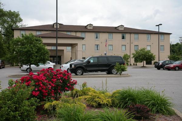 Americas Best Value Inn ルイスビル エクステリア 写真